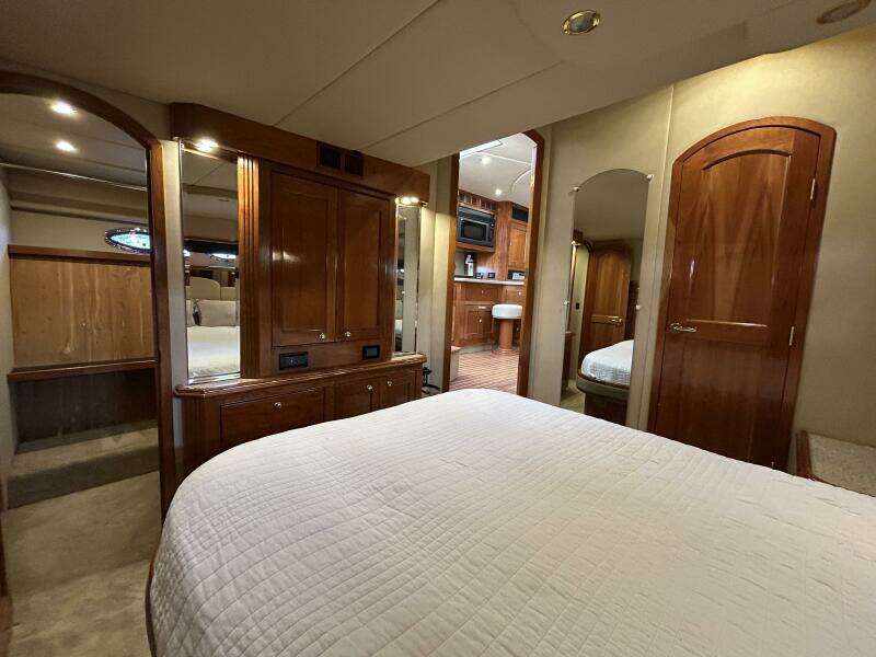 54ft Cruisers Yachts Yacht For Sale