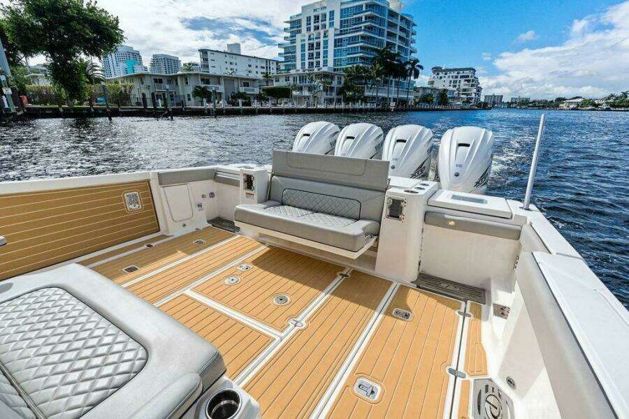 42ft Pursuit Yacht For Sale