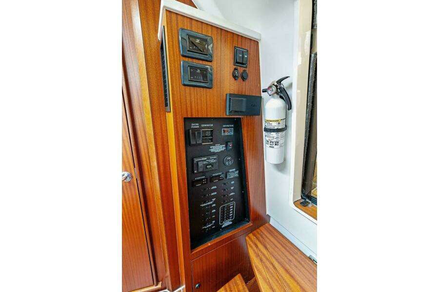 42ft Pursuit Yacht For Sale