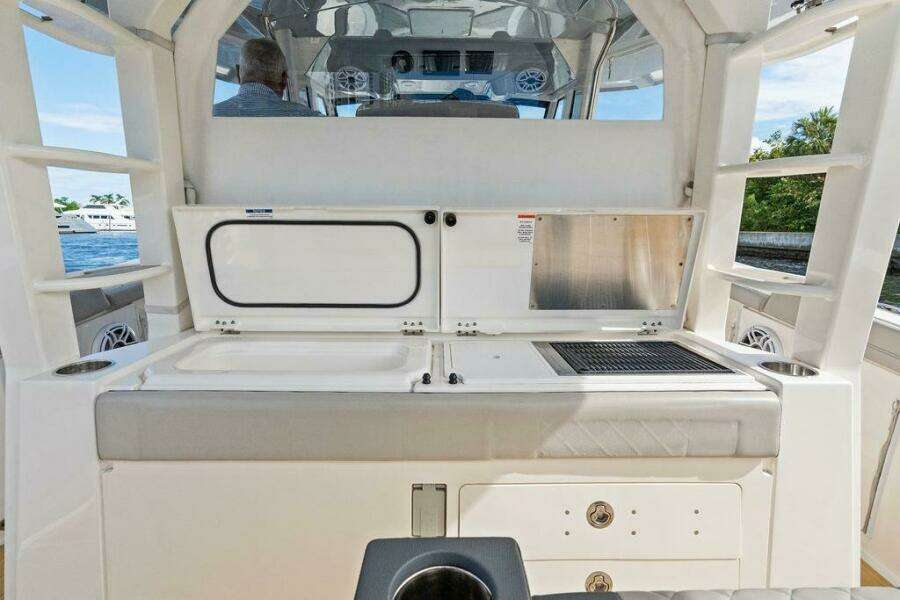 42ft Pursuit Yacht For Sale
