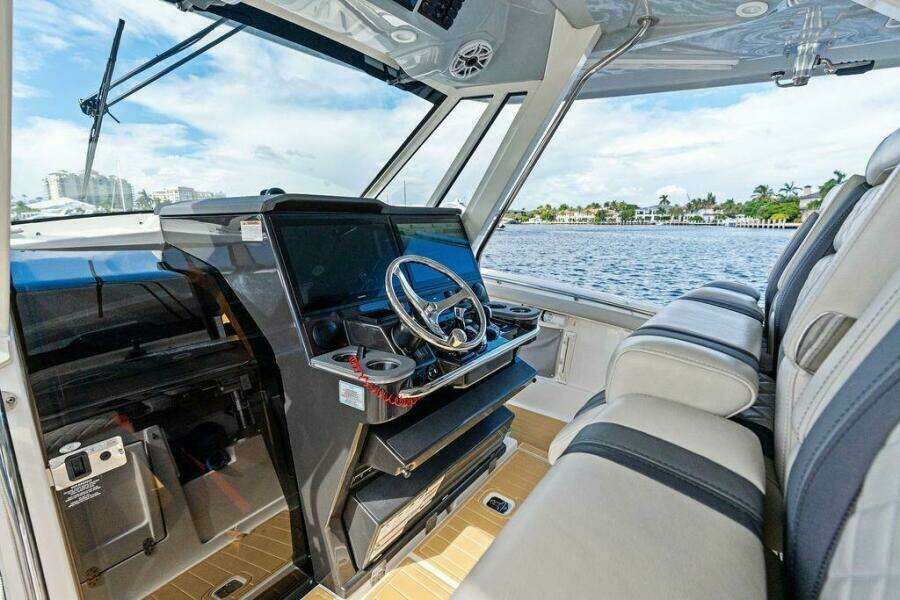 42ft Pursuit Yacht For Sale