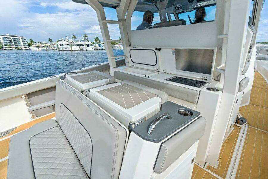42ft Pursuit Yacht For Sale