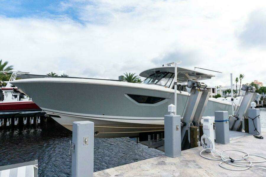 42ft Pursuit Yacht For Sale