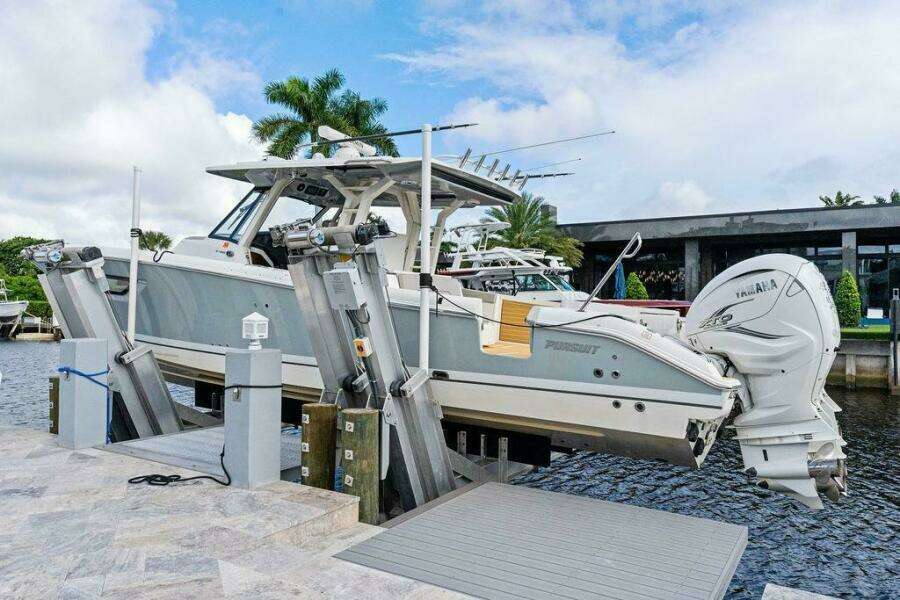 42ft Pursuit Yacht For Sale