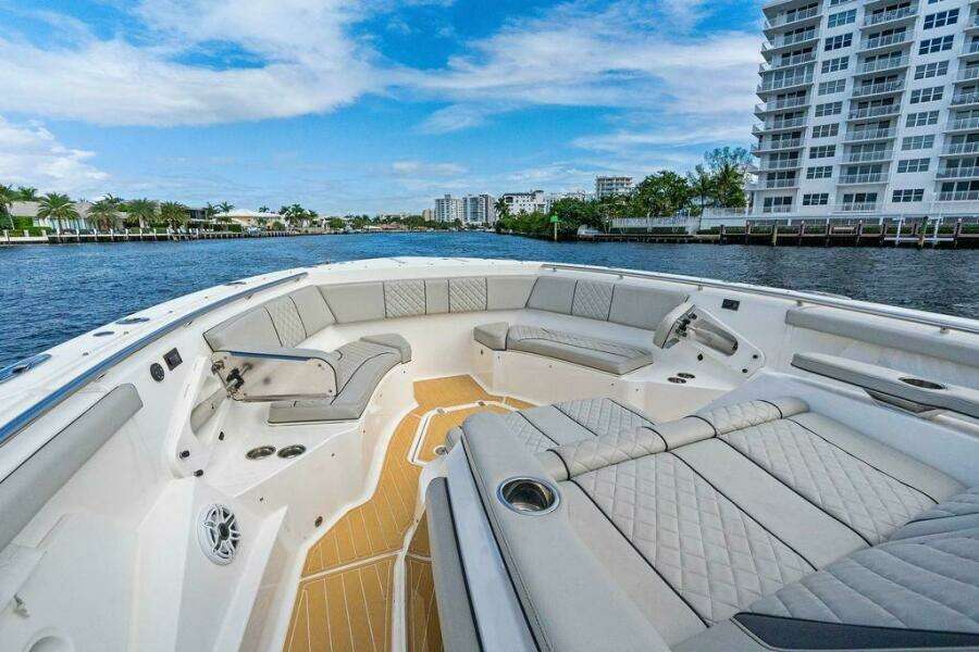 42ft Pursuit Yacht For Sale