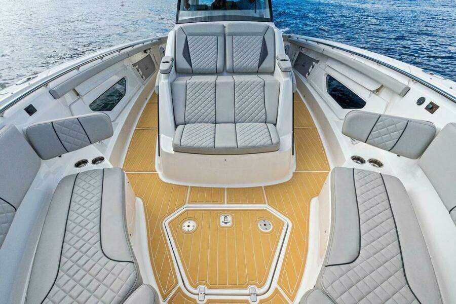 42ft Pursuit Yacht For Sale