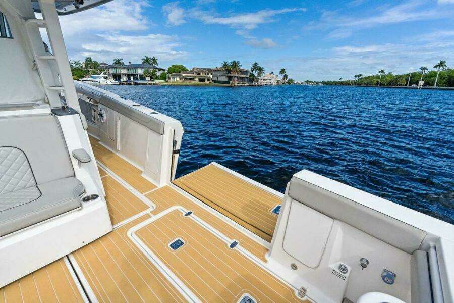 42ft Pursuit Yacht For Sale
