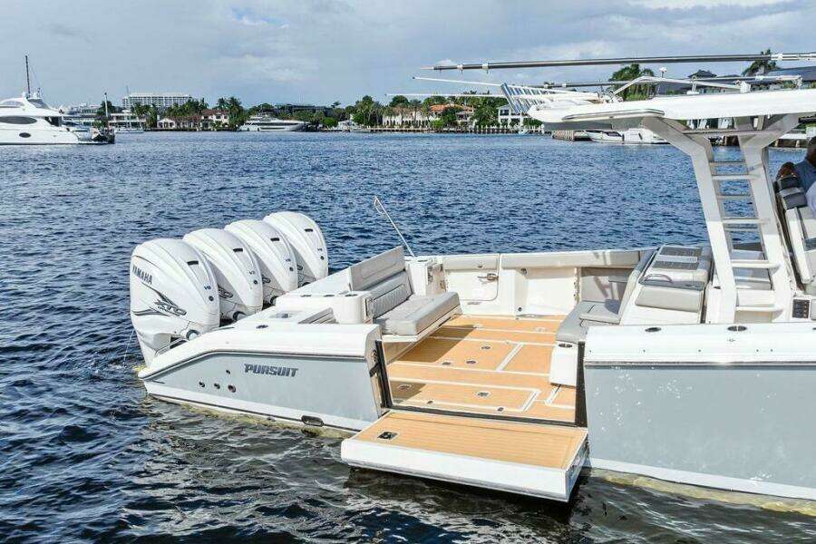 42ft Pursuit Yacht For Sale