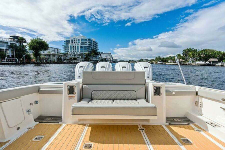 42ft Pursuit Yacht For Sale