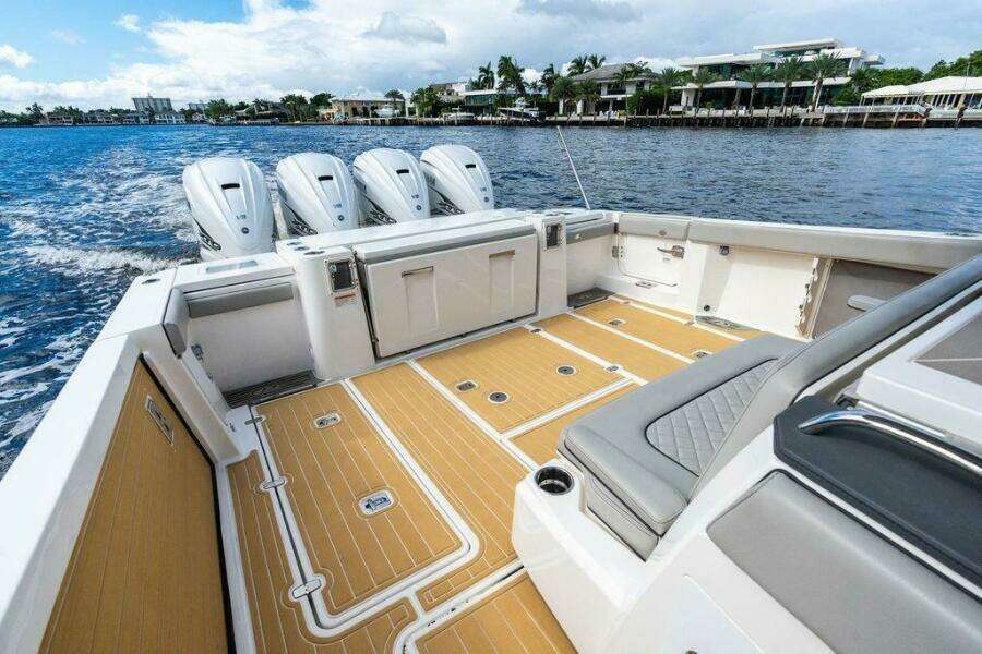 42ft Pursuit Yacht For Sale