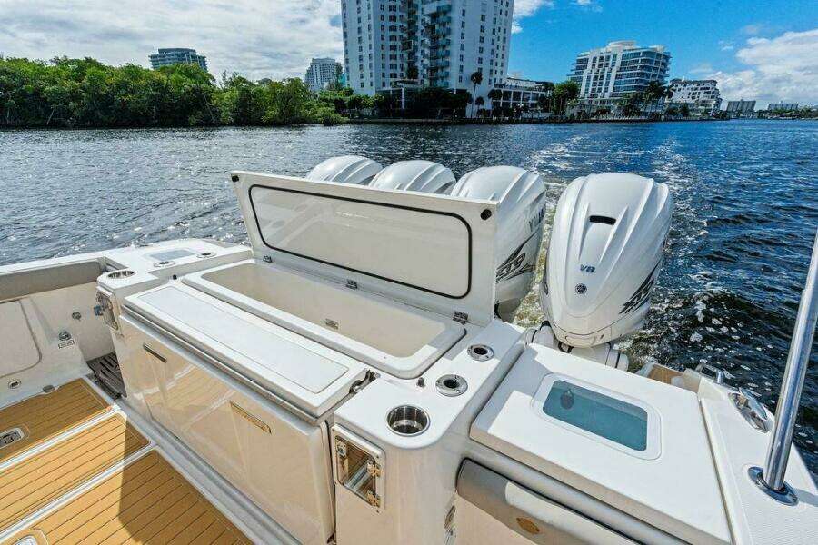 42ft Pursuit Yacht For Sale