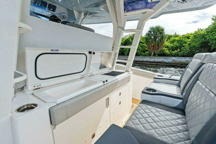 42ft Pursuit Yacht For Sale