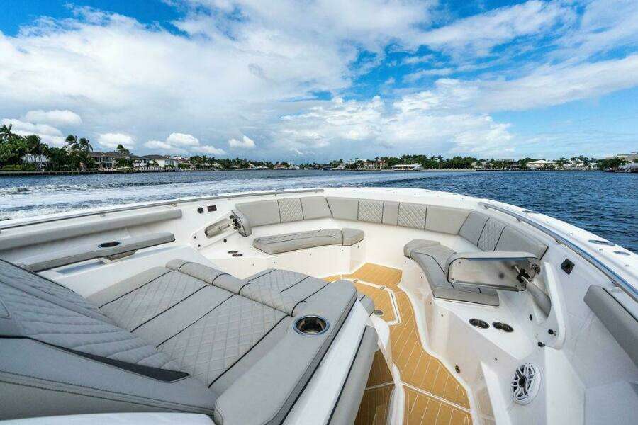 42ft Pursuit Yacht For Sale