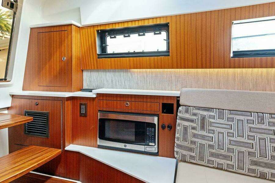 42ft Pursuit Yacht For Sale