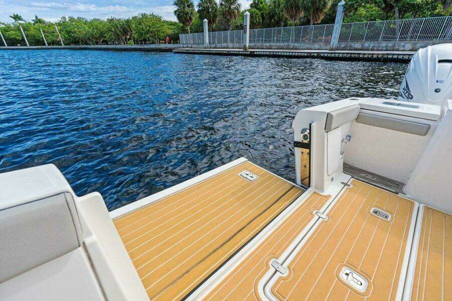 42ft Pursuit Yacht For Sale