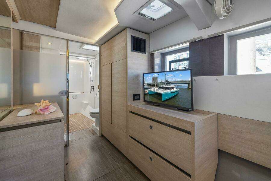 One Love  50ft Leopard Yacht For Sale