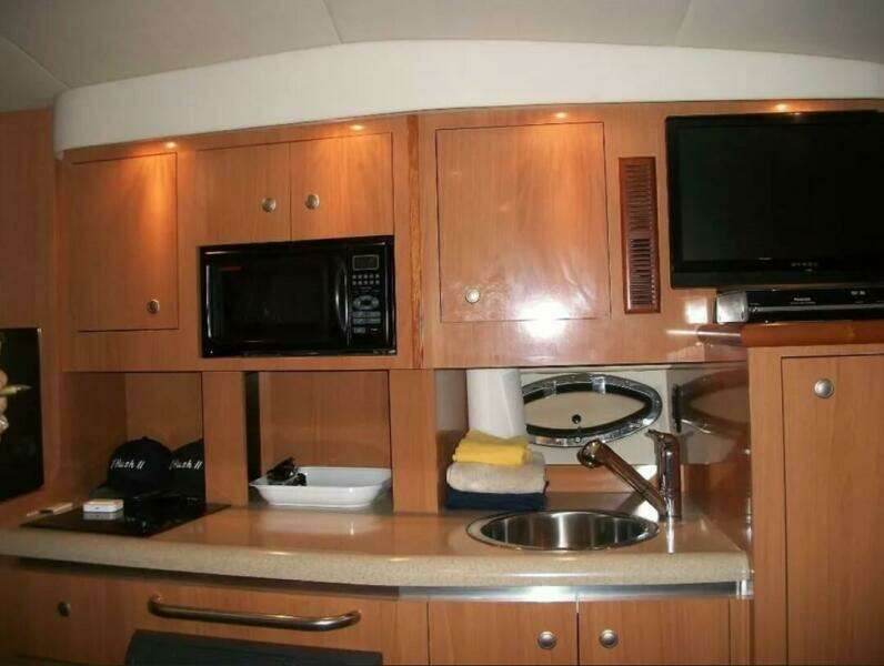 31ft Cruisers Yachts Yacht For Sale