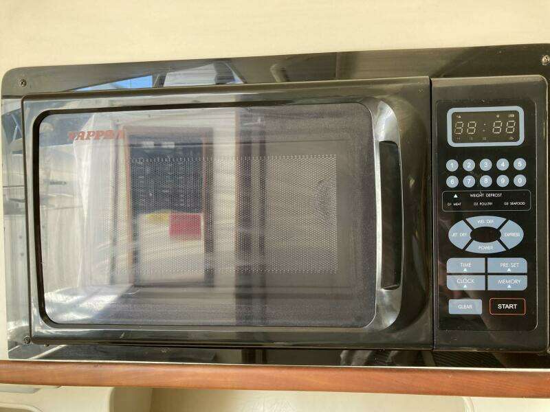 28ft Luhrs Yacht For Sale