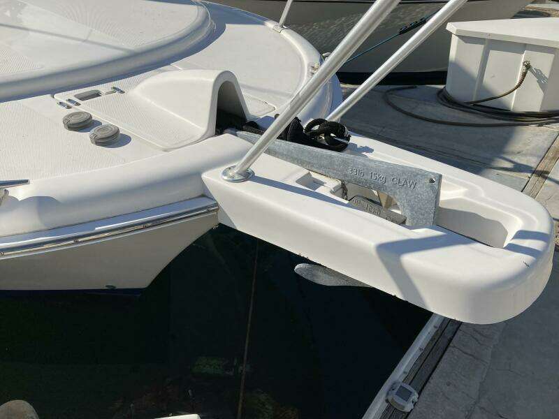 28ft Luhrs Yacht For Sale