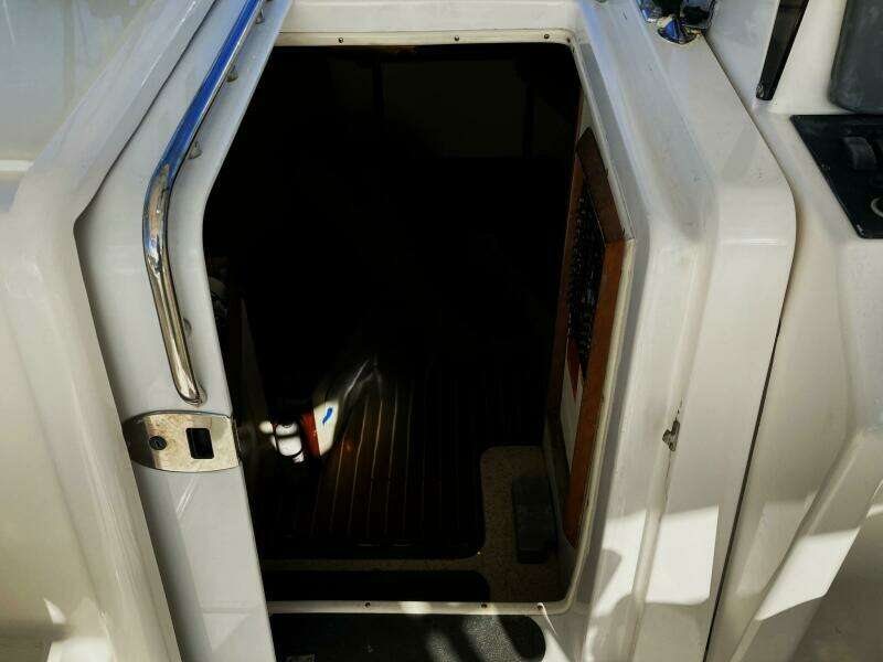 28ft Luhrs Yacht For Sale