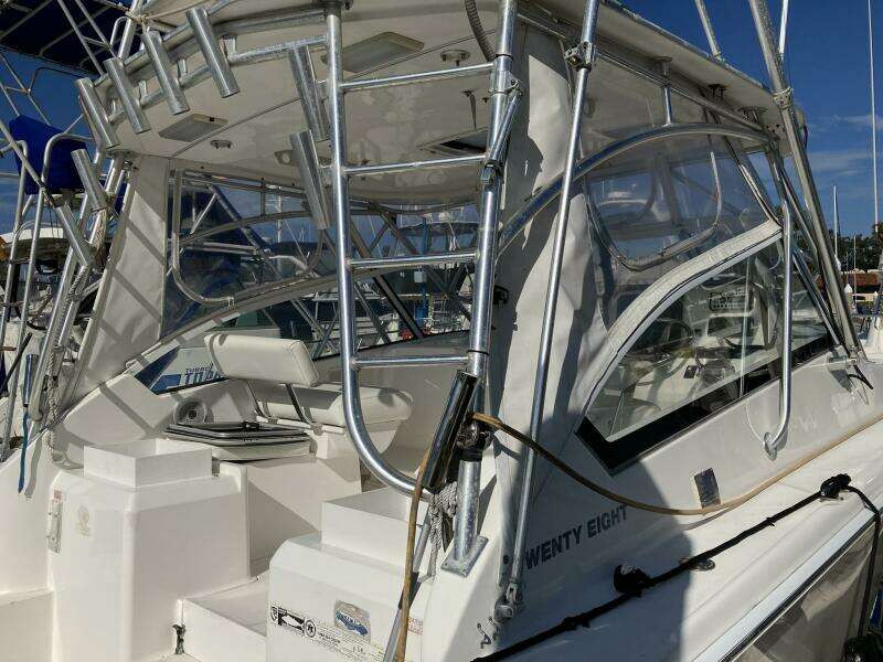 28ft Luhrs Yacht For Sale