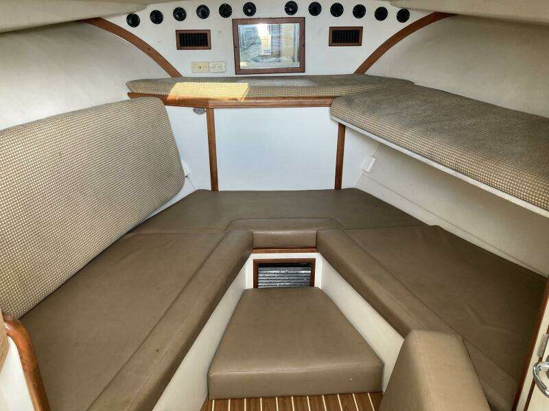 28ft Luhrs Yacht For Sale
