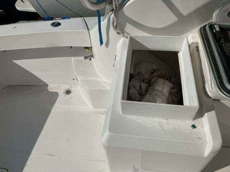 28ft Luhrs Yacht For Sale