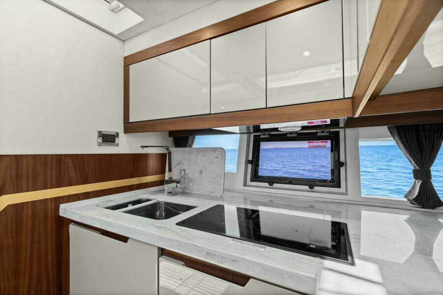 Board Room 38ft Galeon Yacht For Sale