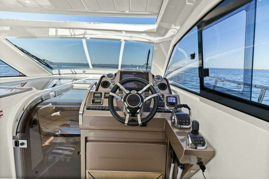 Board Room 38ft Galeon Yacht For Sale