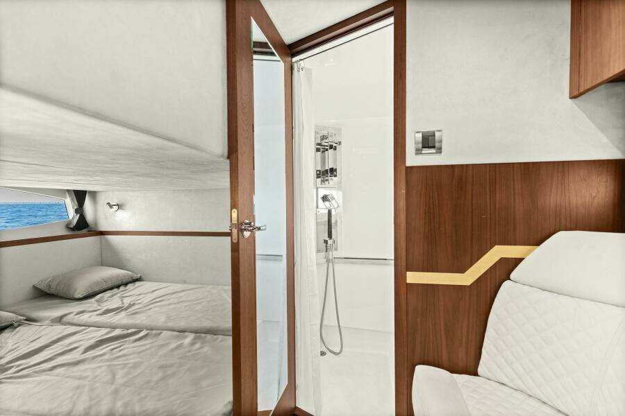 Board Room 38ft Galeon Yacht For Sale