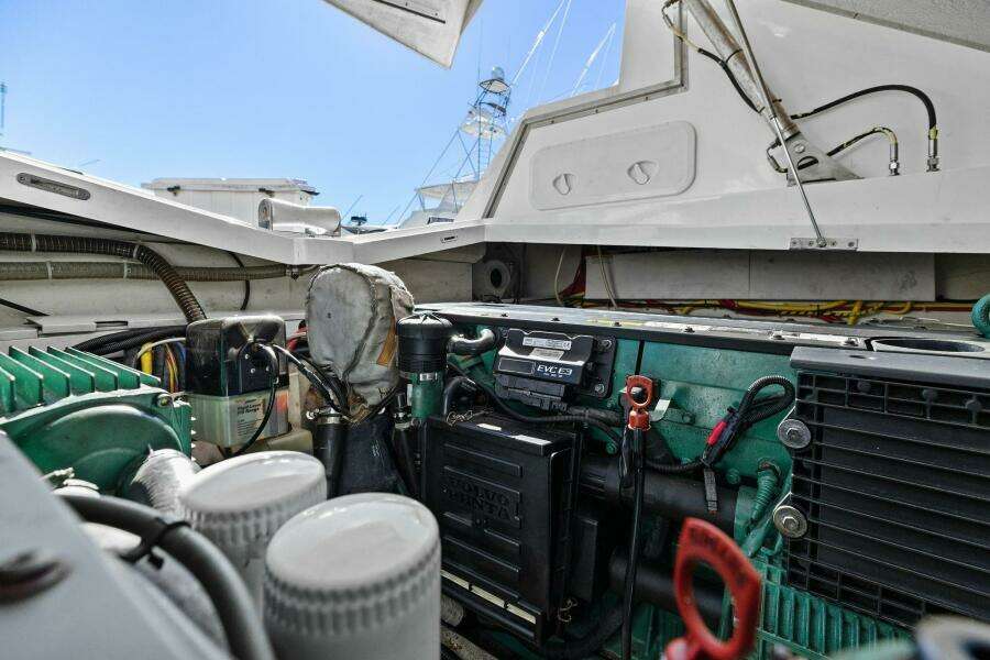 Board Room 38ft Galeon Yacht For Sale