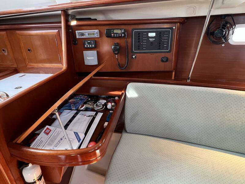 Happy Place 33ft Beneteau Yacht For Sale