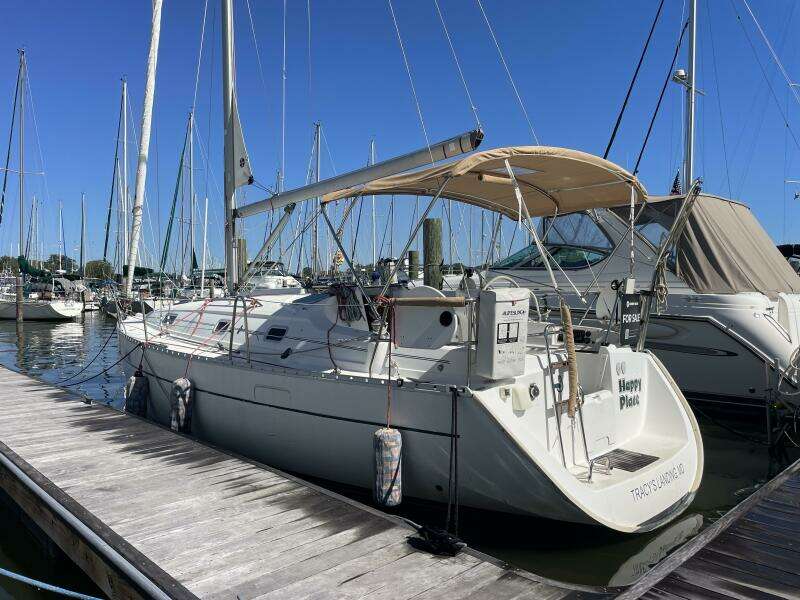 Happy Place 33ft Beneteau Yacht For Sale