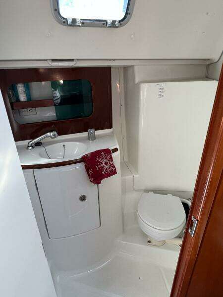 Happy Place 33ft Beneteau Yacht For Sale