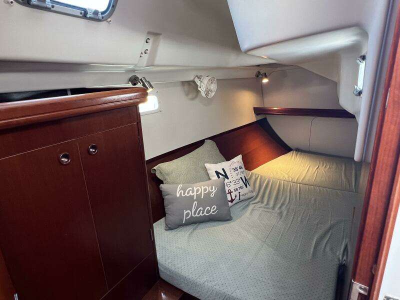 Happy Place 33ft Beneteau Yacht For Sale
