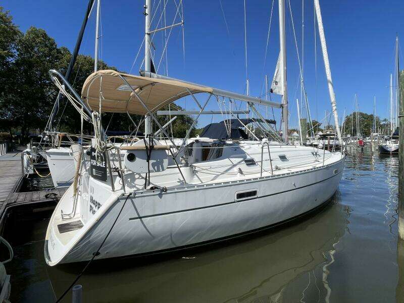 Happy Place 33ft Beneteau Yacht For Sale