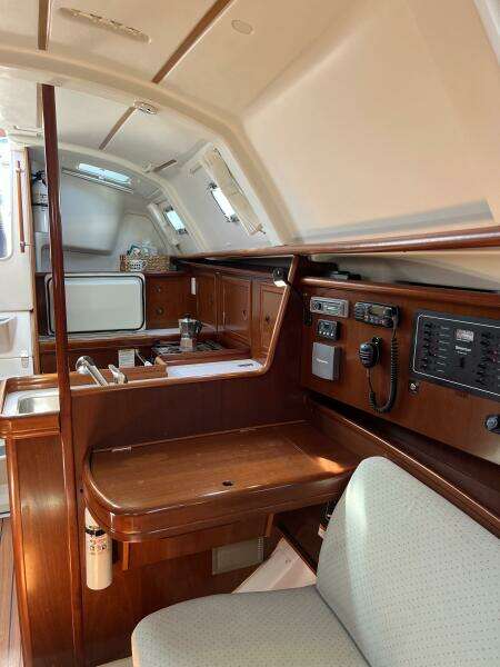 Happy Place 33ft Beneteau Yacht For Sale