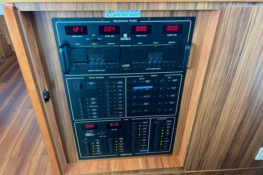 2019-aquila-44-power-9966247-20251002094832638-4.jpg