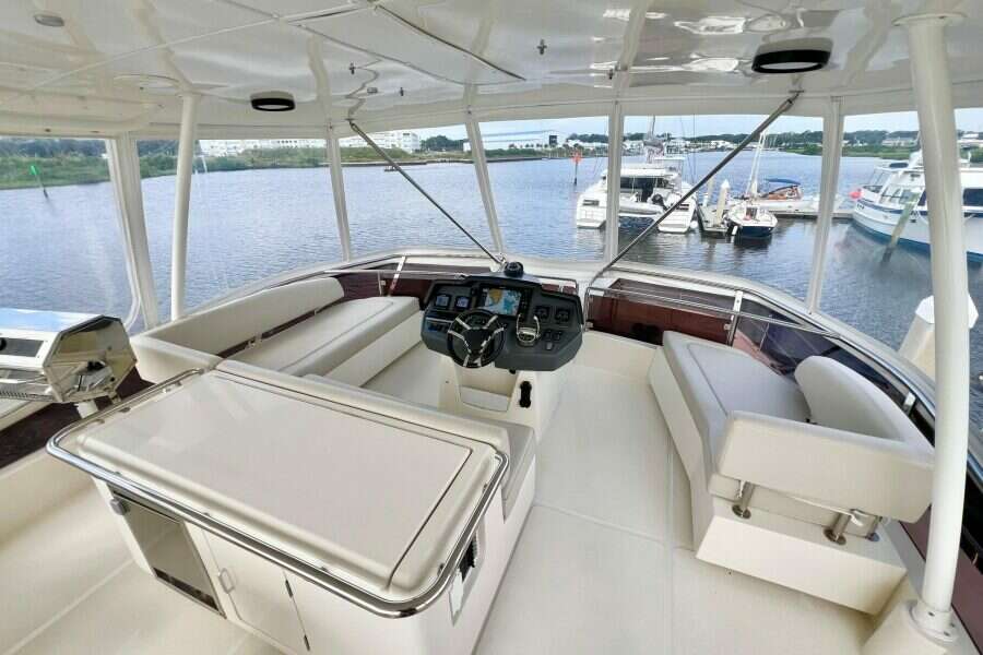 2019-aquila-44-power-9966247-20251002084657401-3.jpg