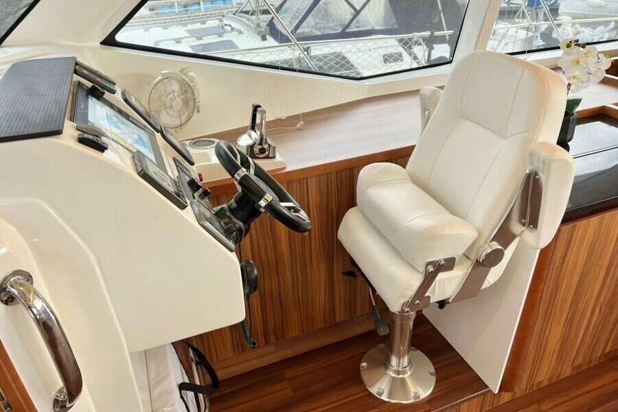 2019-aquila-44-power-9966247-20251002094810791-4.jpg