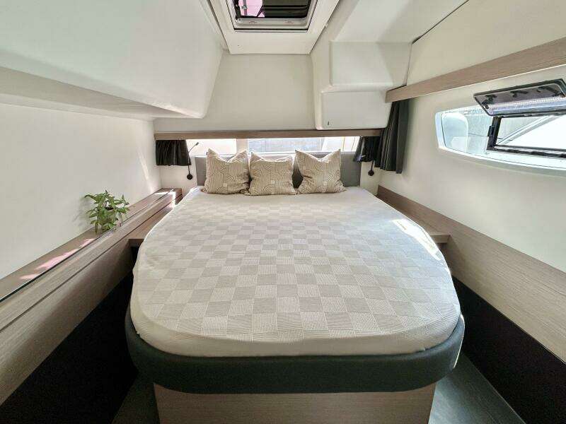 Hummingbird 39ft Fountaine Pajot Yacht For Sale