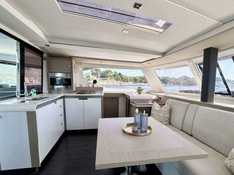 Hummingbird 39ft Fountaine Pajot Yacht For Sale