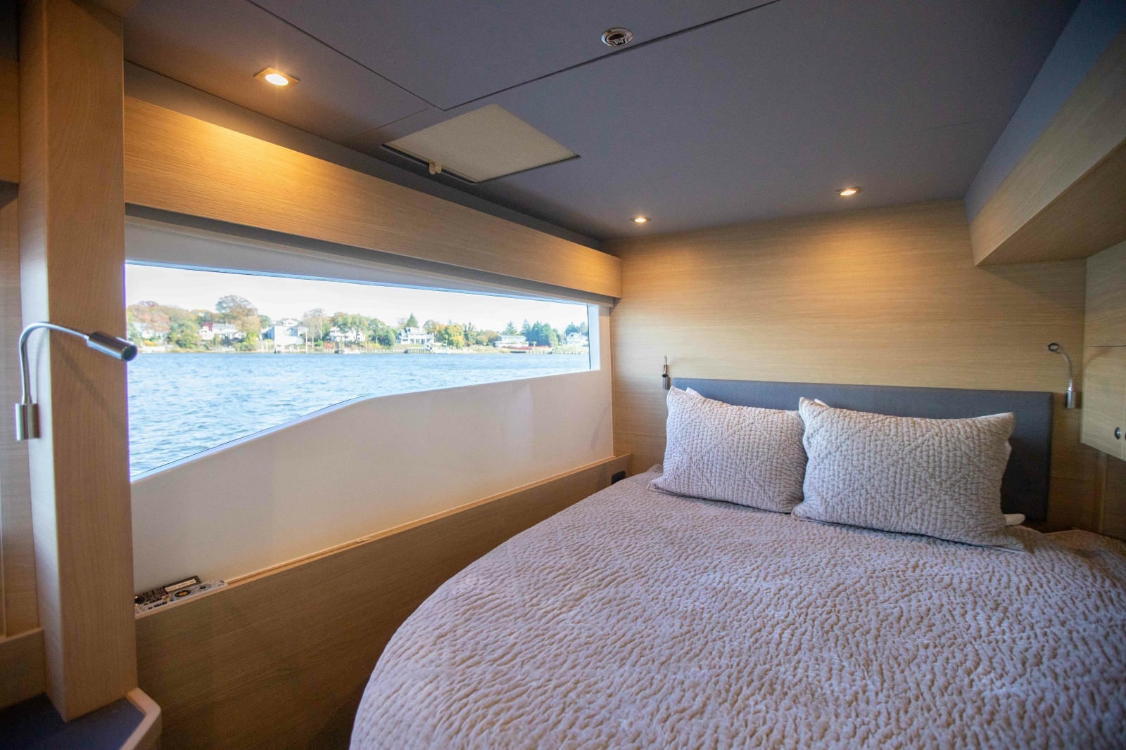 54ft Aquila Yacht For Sale