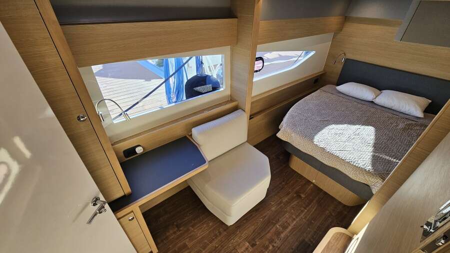 54ft Aquila Yacht For Sale