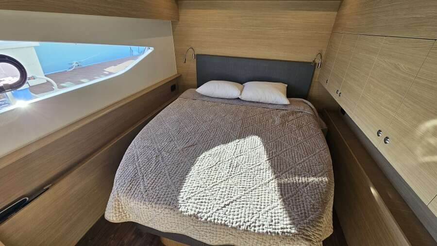 54ft Aquila Yacht For Sale