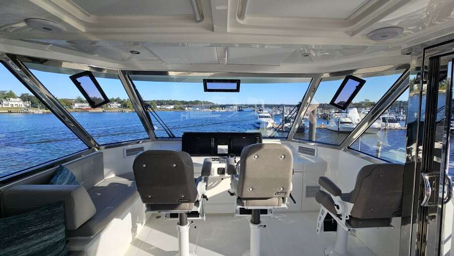 54ft Aquila Yacht For Sale