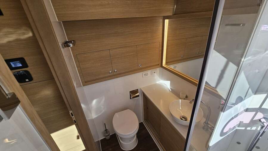 54ft Aquila Yacht For Sale