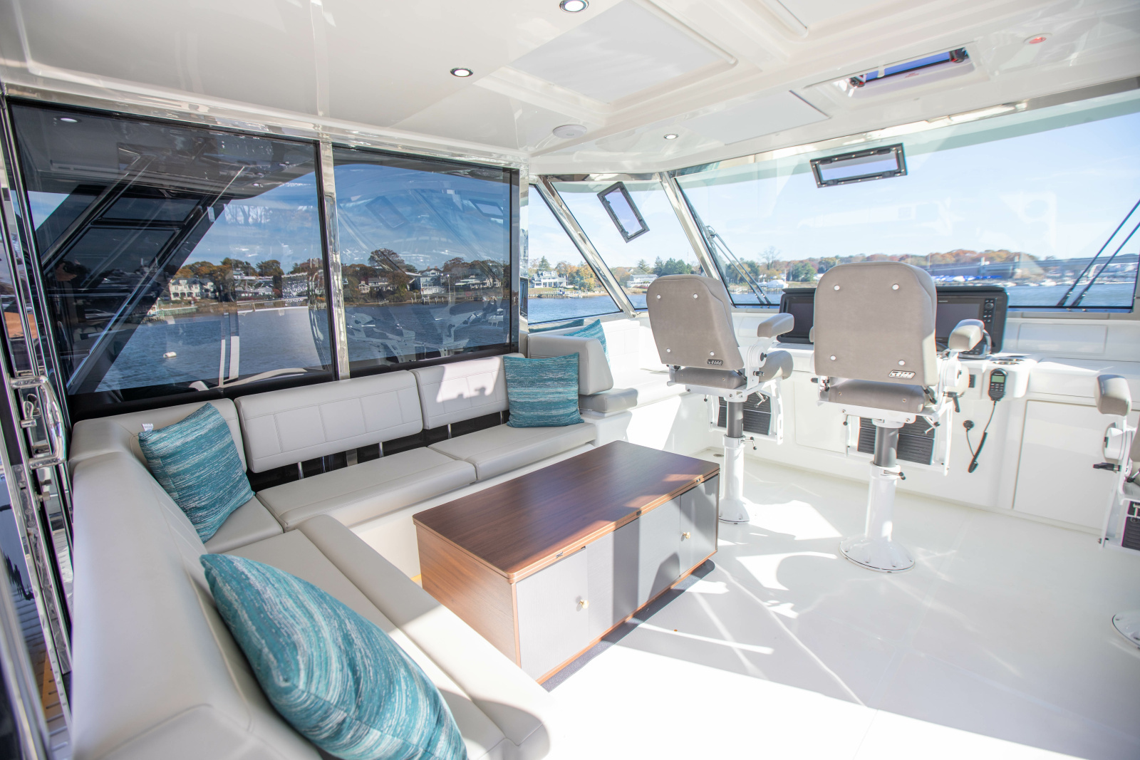 54ft Aquila Yacht For Sale