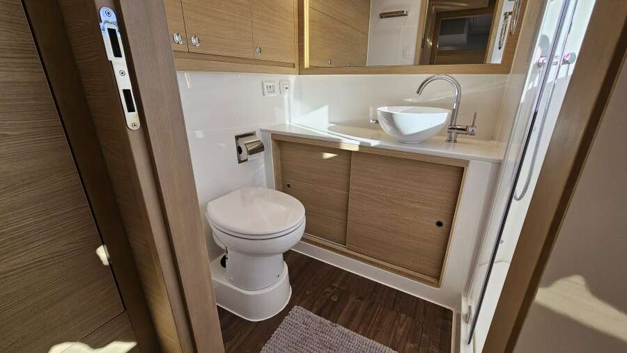 54ft Aquila Yacht For Sale