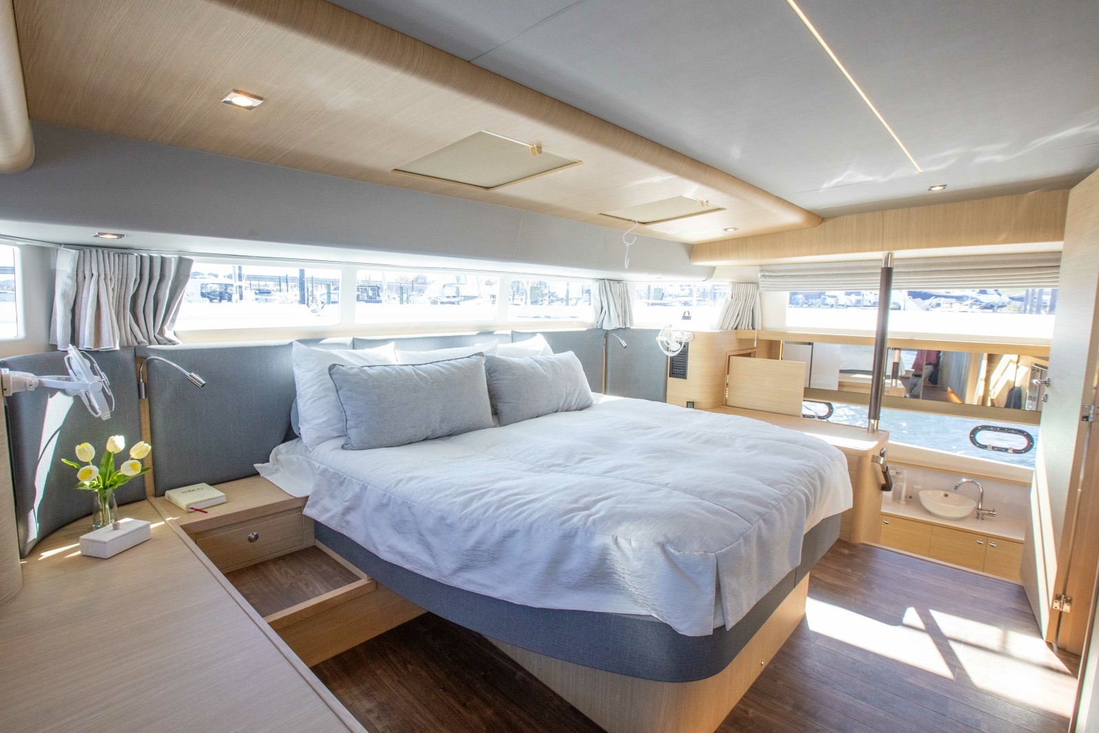 54ft Aquila Yacht For Sale